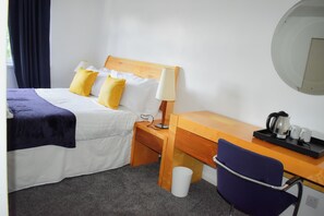 4 chambres, fer et planche à repasser, Wi-Fi, draps fournis
