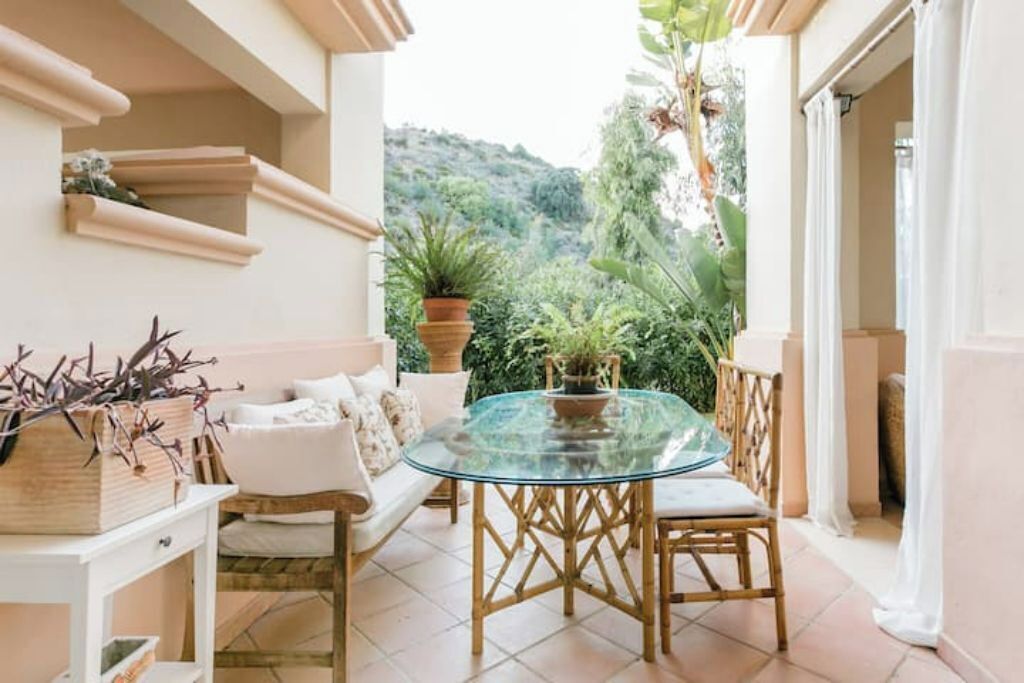 屋外ダイニングエリア