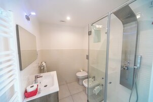 Free toiletries, hair dryer