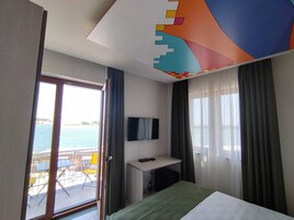 Panoramic Double Room | In-room safe, individually furnished, desk, laptop workspace