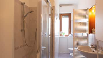 Standard Apartment | Bathroom | Shower, rainfall showerhead, hair dryer, bidet