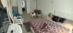 1 bedroom, free WiFi, bed sheets