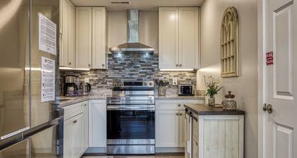 Broadview, River, Golf Course, Games, free Attraction Tickets, WIFI!!!