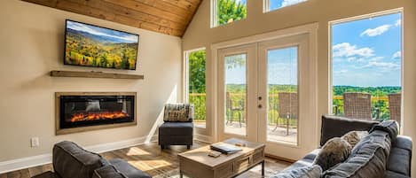 Smart-TV, Kamin, Videospiele, Tischfußball