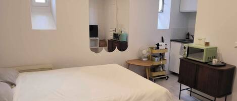 1 makuuhuone, silitysrauta/-lauta, Wi-Fi, vuodevaatteet