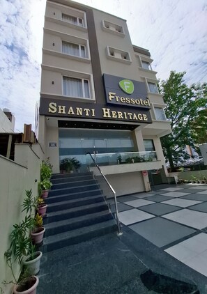 Front of property - Fressotel Shanti Heritage (Haridwar)
