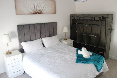 Remarkable 2-bed Cottage House in Sutton Coldfield