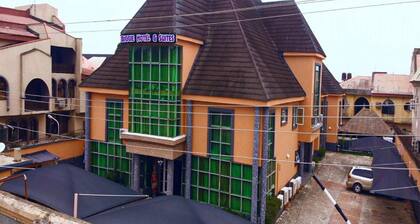 Biggie Hotel and Suites