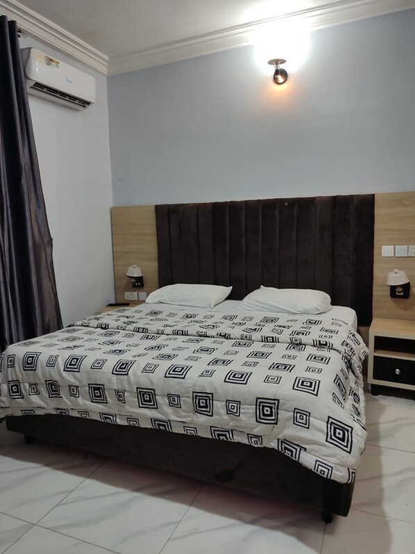 Executive Room | Individually decorated, individually furnished, desk, laptop workspace - All Saints House (Abuja)