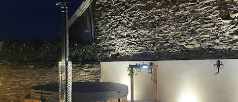 Bain à remous extérieur