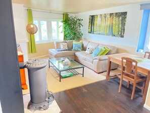 TV, DVD player, ping pong, books - Cosy cottage in peaceful rural retreat (Chalais)
