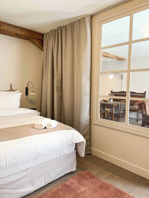 2 chambres, fer et planche à repasser, Wi-Fi gratuit, draps fournis