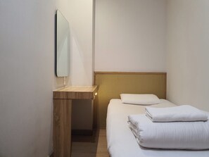 Individualmente mobiliados, escrivaninha