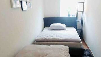 1 slaapkamer, een bureau, reisbedje, gratis wifi