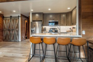 Frigorifero, microonde, forno, lavastoviglie