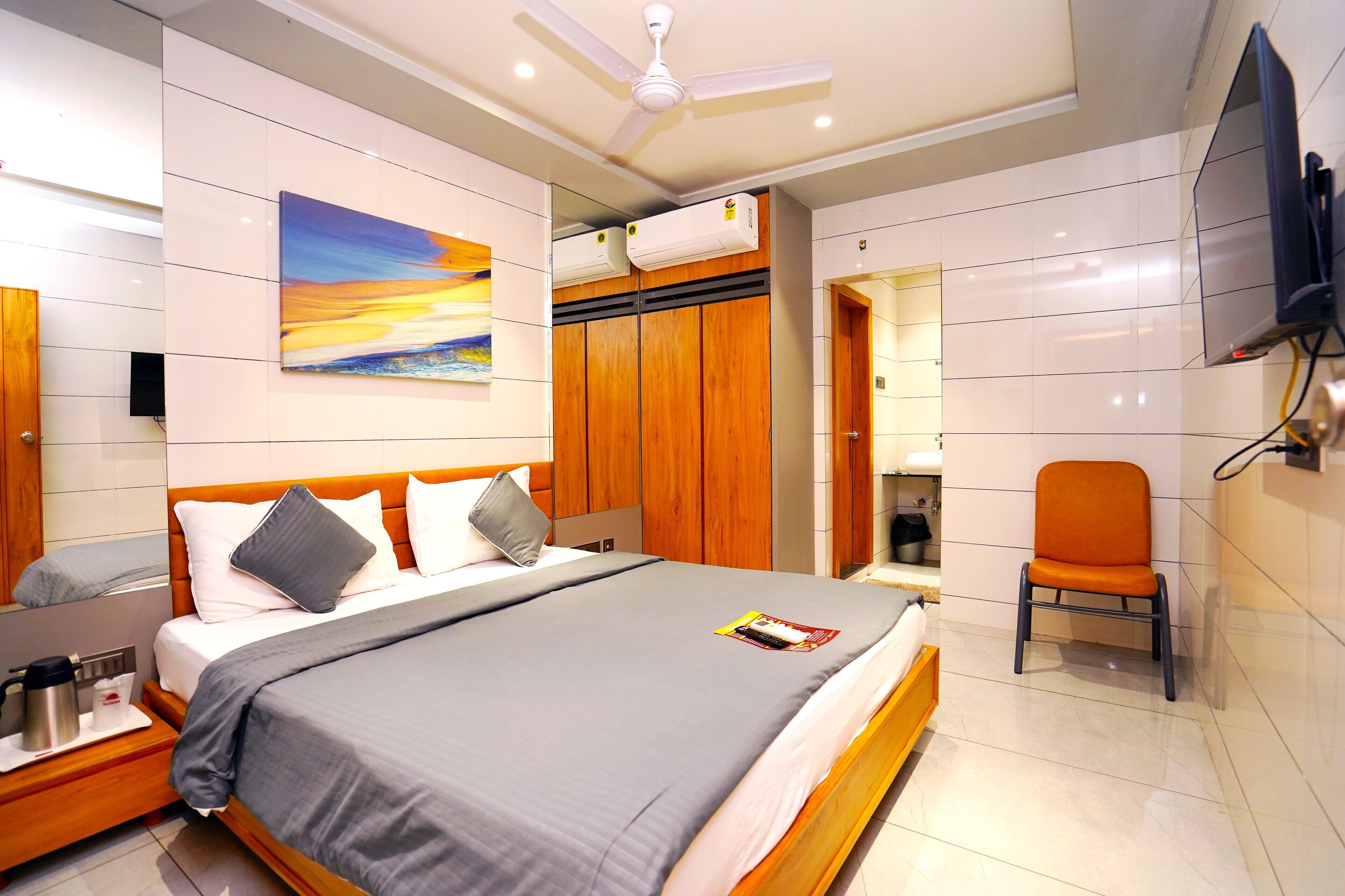 Super Deluxe Room | Premium bedding, WiFi (free), bed sheets