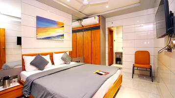 Super Deluxe Room | Premium bedding, WiFi (free), bed sheets