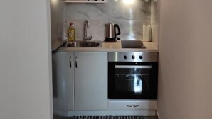 Fridge, microwave, oven, electric kettle - Studio Euridiki in Kamena Vourla (Kamena Vourla)
