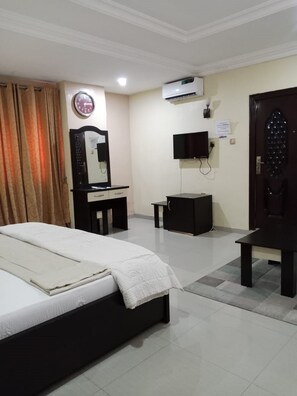 Suite Royal | 1 camera, una scrivania, postazione laptop, Wi-Fi gratuito