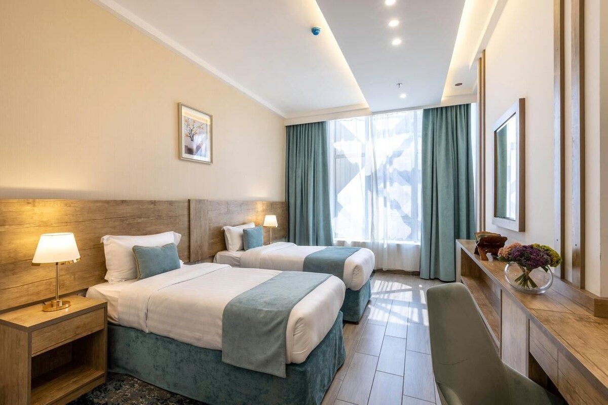 Twin Room | Brankas, tirai kedap cahaya, kedap suara, dan Wi-Fi gratis