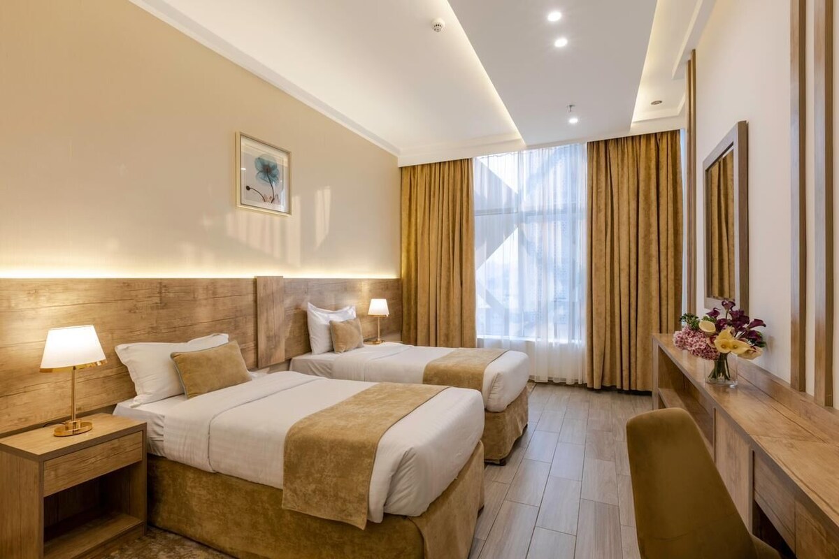 Three Bedroom Suite | Brankas, tirai kedap cahaya, kedap suara, dan Wi-Fi gratis
