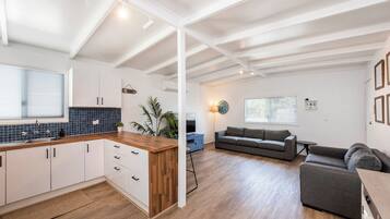 Smart TV, DVD player