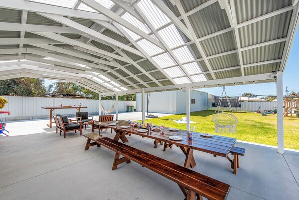 Outdoor dining - Captains Retreat - Coastal Vibe (Lancelin)