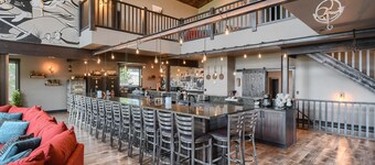 Incredible Views from Spacious Hillside Lodge Access to Clubhouse w/ 2 Pools