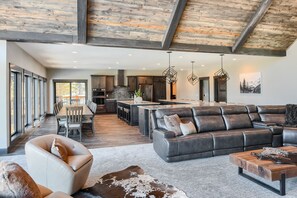 スマートテレビ、暖炉