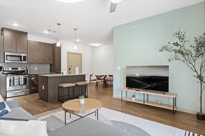 Interior - Luxe 2B Getaway | Sleeps 6 | Pool, Gym, Garage (Leander)