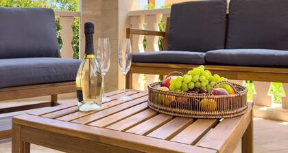 Villa a stone's throw from the sea and the Unesco heritage cities of the Val di Noto