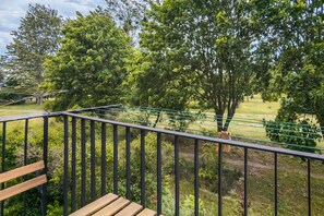 Balcony - Sunny Studio Opolska by Renters (Gdansk)