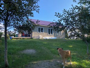 Property grounds - Private Lakefront Family Cottage (Guérin)