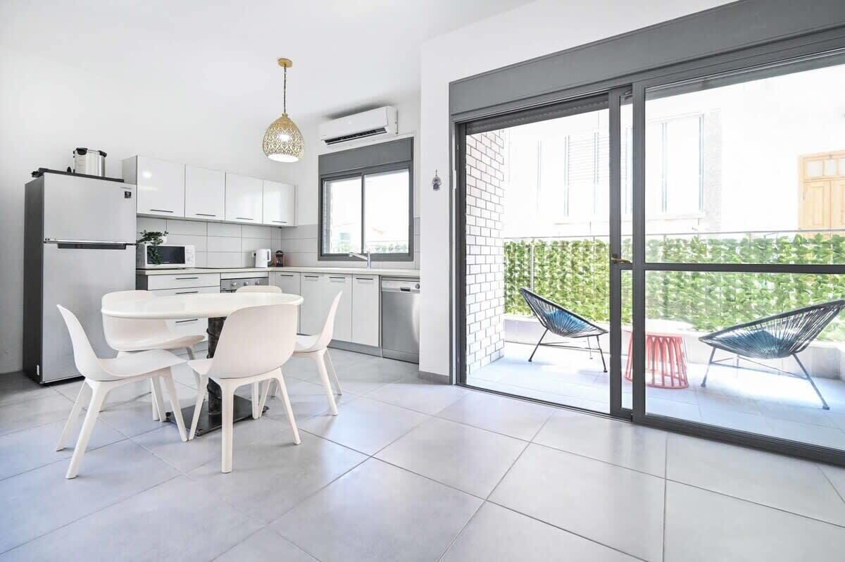 冰箱、微波炉、烤箱、炉灶