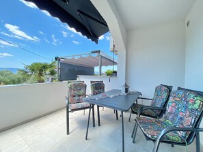 Outdoor dining - Lovely Apartment Marina Blue  (Krk)