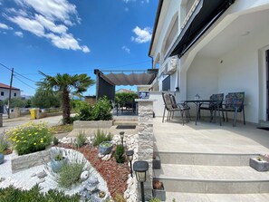 Outdoor dining - Lovely Apartment Marina Blue  (Krk)