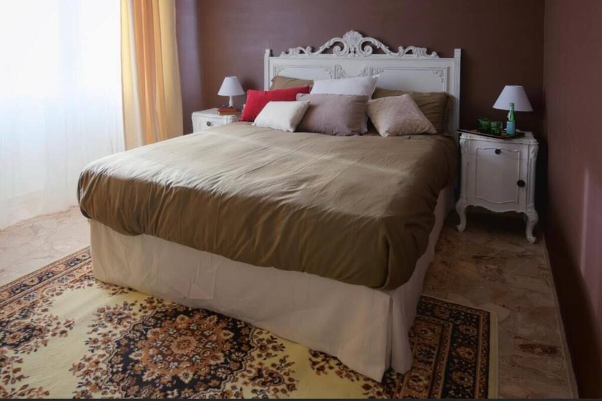 Deluxe Double Room | Interior detail
