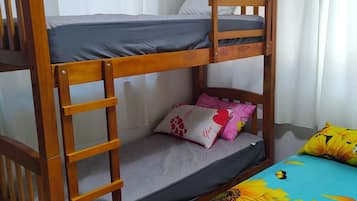 4 quartos, Wi-Fi de cortesia, roupa de cama