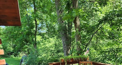 Neshannock Creekside Log Cabin, Rental Headline