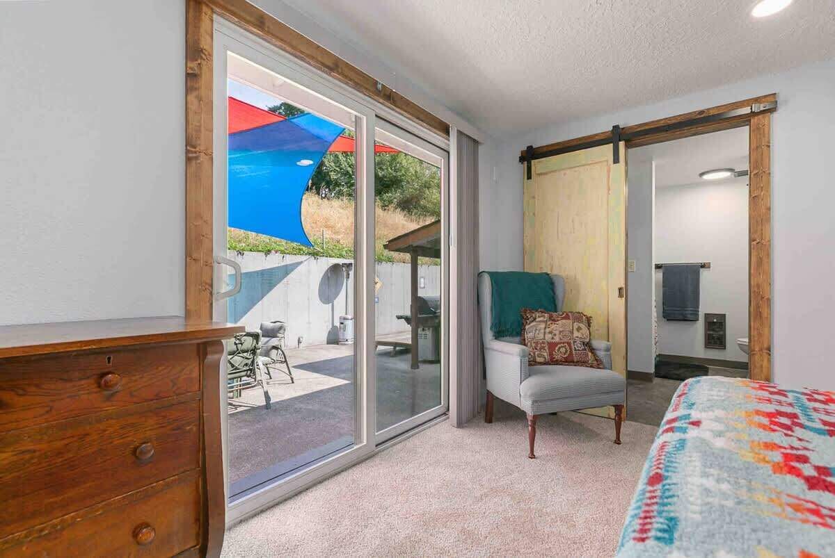 3 多间卧室、熨斗/熨衣板、WiFi、床单