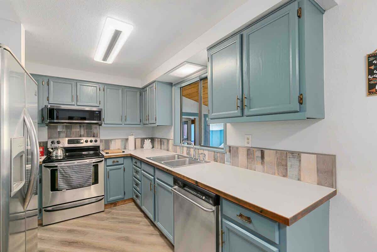 Fridge, microwave, oven, dishwasher