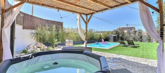 Superbe Villa 6 Couchages + un lit Bébé, Jacuzzi, Piscine, Salle de Sport, Calme