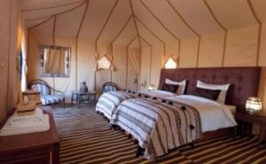 6 bedrooms, bed sheets