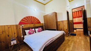 1 bedroom, premium bedding, memory foam beds, desk - Hotel shimla hills international (Theog)