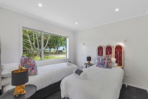 4 chambres, fer et planche à repasser, Wi-Fi, draps fournis