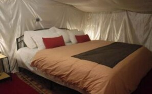 6 bedrooms, bed sheets