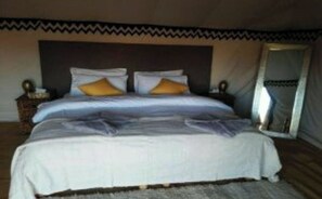 6 bedrooms, bed sheets