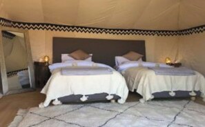 6 bedrooms, bed sheets