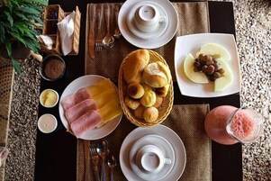 Free daily cooked-to-order breakfast