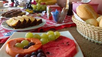 Free daily cooked-to-order breakfast